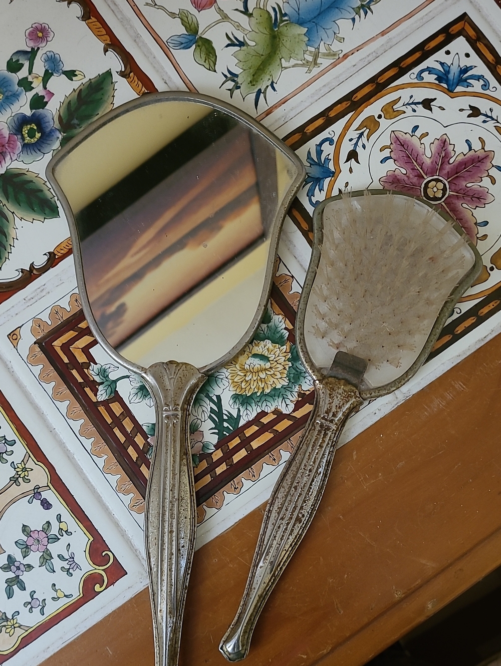 RARE FIND MCM Hollywood Regency Harlequin Gold Toned Hair Brush - Picture 6 of 6
